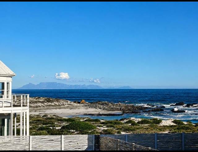 6 BEDROOM HOUSE FOR SALE IN PEARL BAY